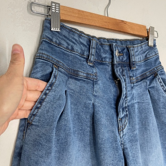 Habitual Wide Leg Jeans Girls Size 10 Blue Pleated Front Medium Wash Pockets - Picture 3 of 13